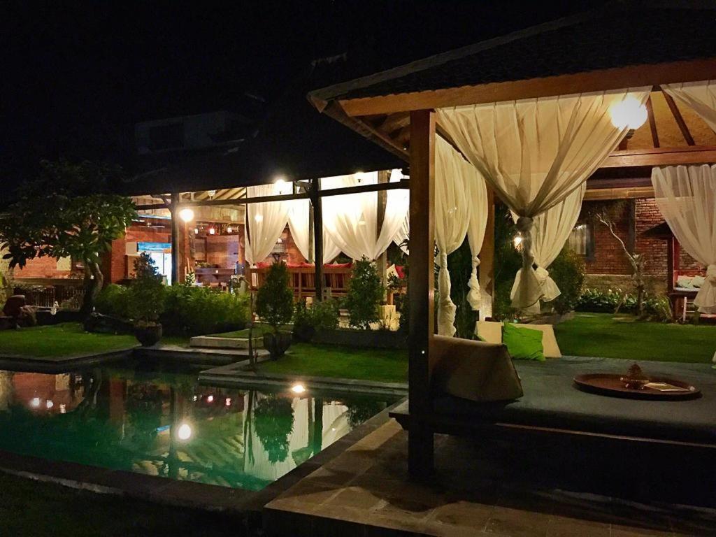 Ngeluwungan Boutique Hostel Canggu  Exterior photo